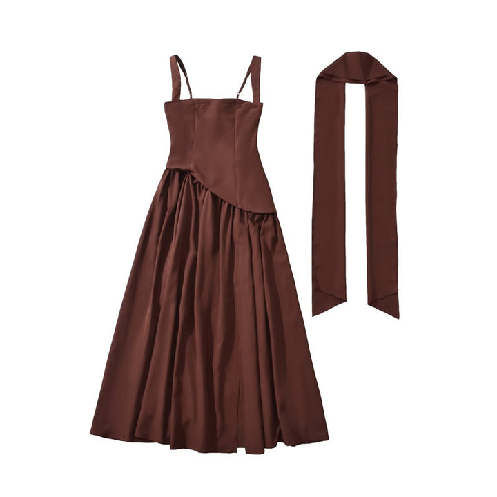 Vestido plisado con cintura ajustada