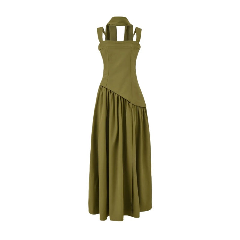 Vestido plisado con cintura ajustada