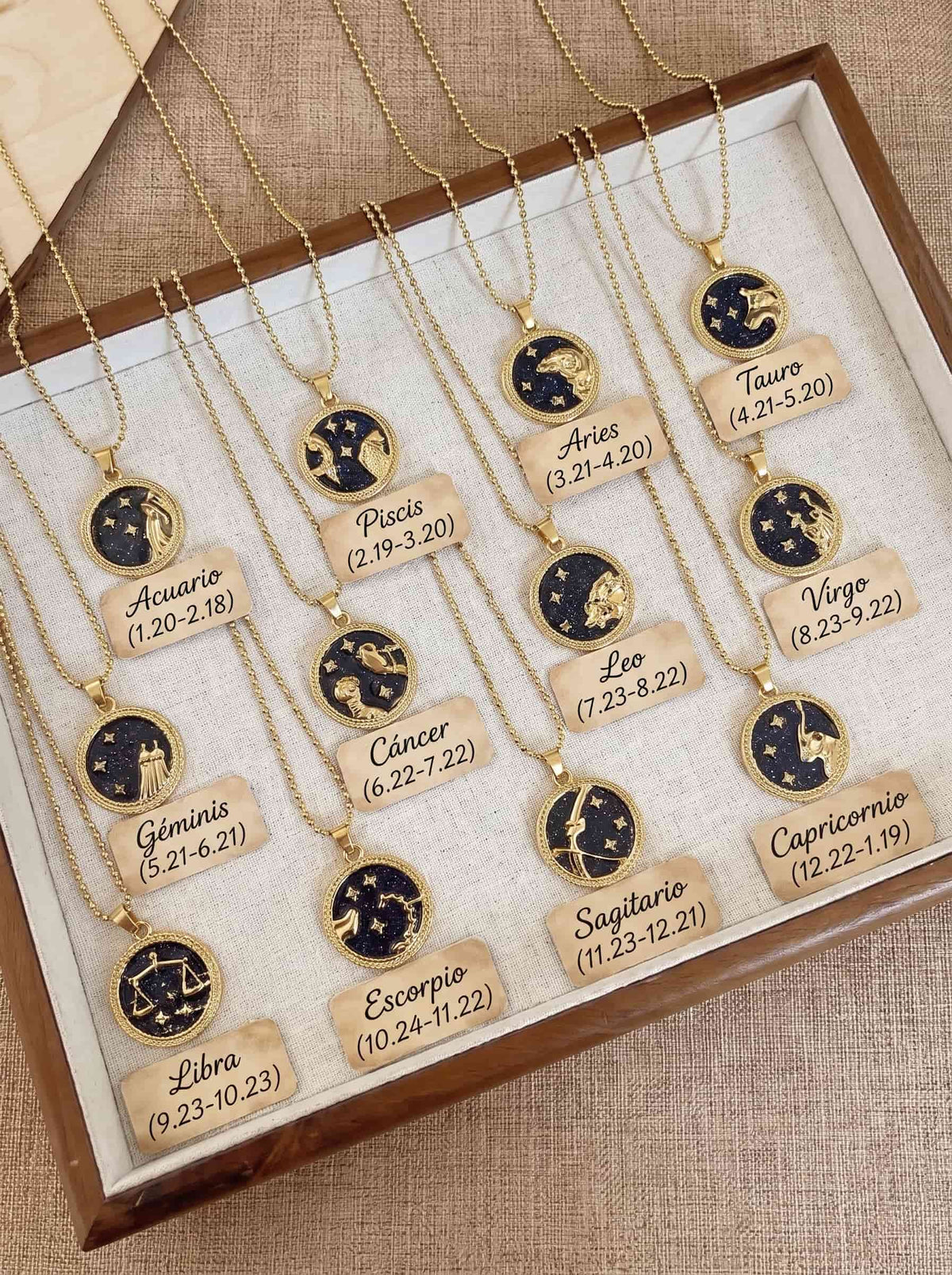 Collar Zodíaco Dorado | Tu signo, siempre contigo
