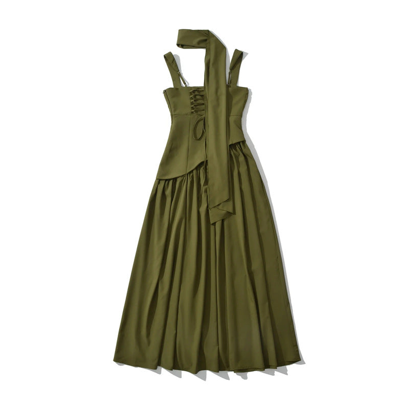 Vestido plisado con cintura ajustada
