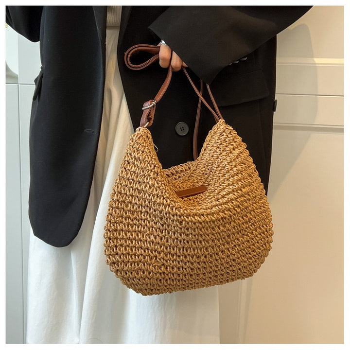 Bolso de paja hecho a mano